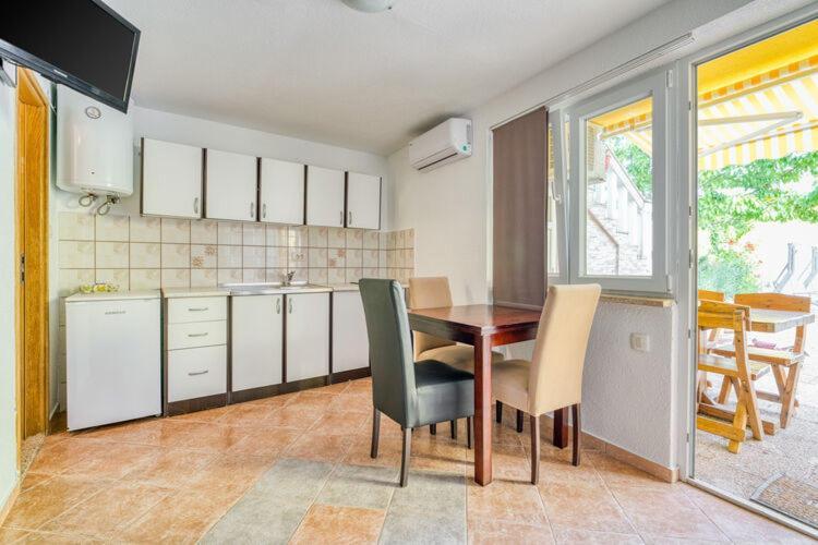 Apartments Nika With Swimming Pool And Beautiful Sea View Dobreć Exteriör bild
