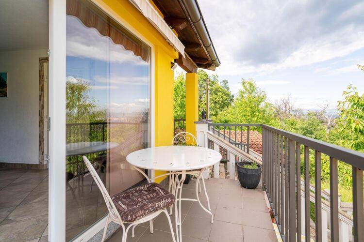 Apartments Nika With Swimming Pool And Beautiful Sea View Dobreć Exteriör bild