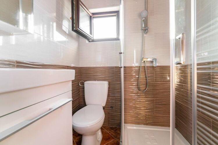 Apartments Nika With Swimming Pool And Beautiful Sea View Dobreć Exteriör bild