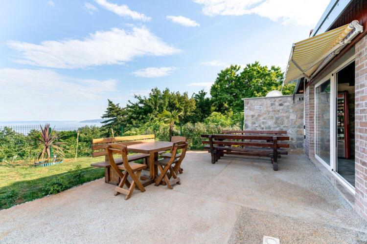 Apartments Nika With Swimming Pool And Beautiful Sea View Dobreć Exteriör bild